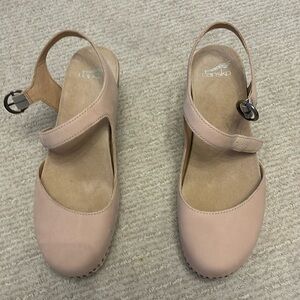 Dansko Taytum Blush Milled Nubuck
